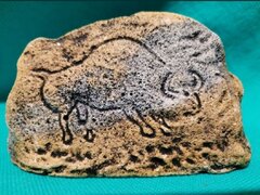 Sculptura rupestra africana in piatra